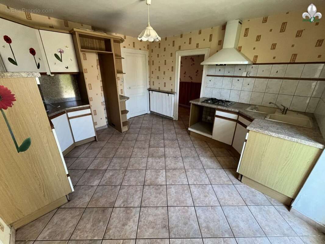 Maison à BINGES