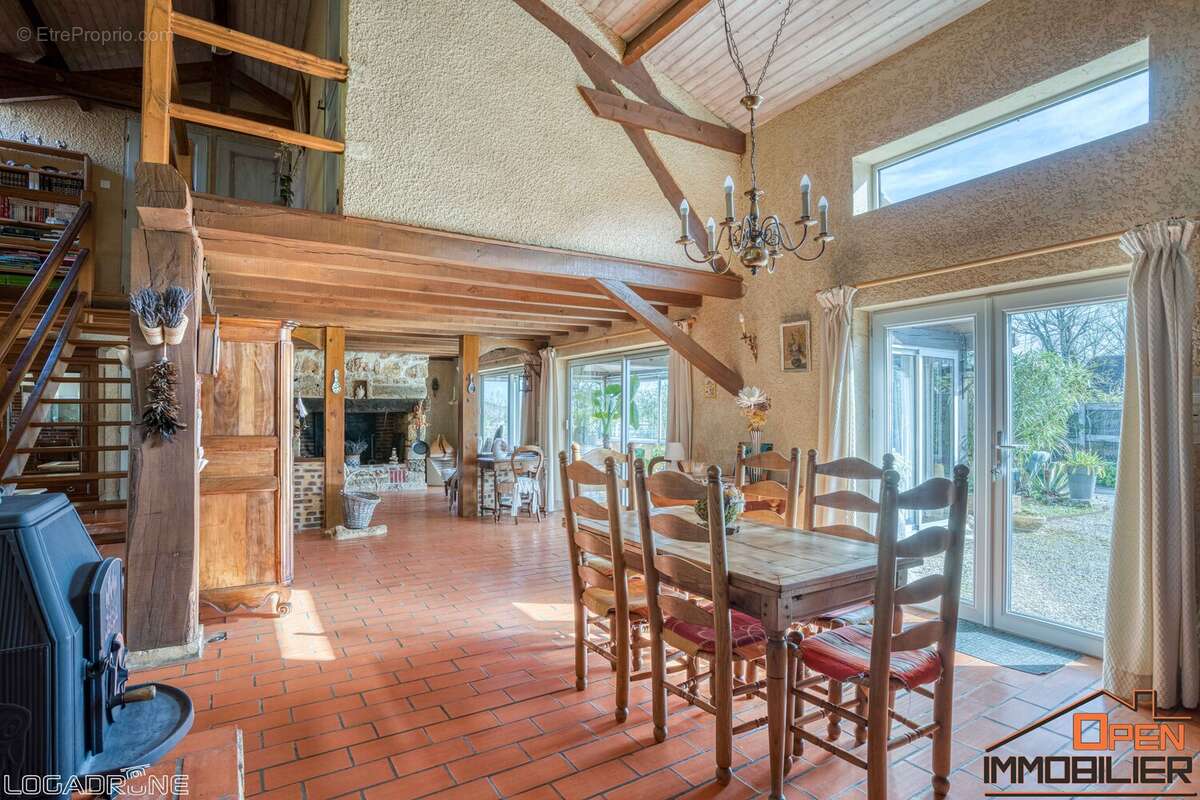 Maison 160 m² à Pontours  - photo 545