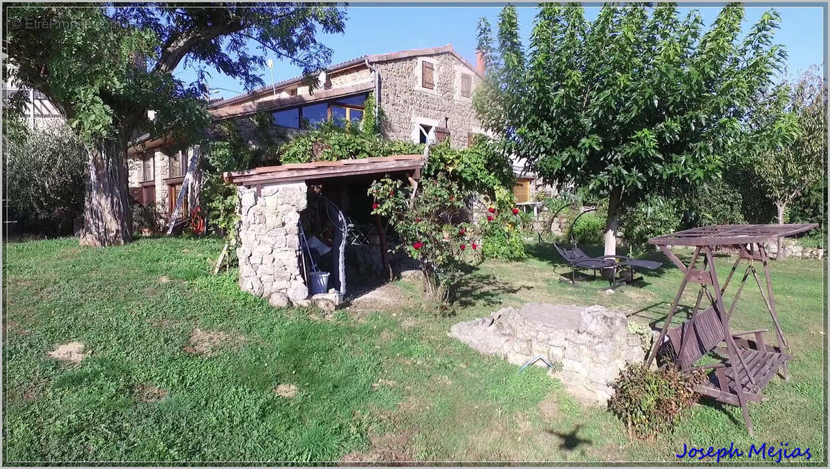 Propriete pierre renovee 332 m2   vue panoramique   gite   1,2 ha - photo 5