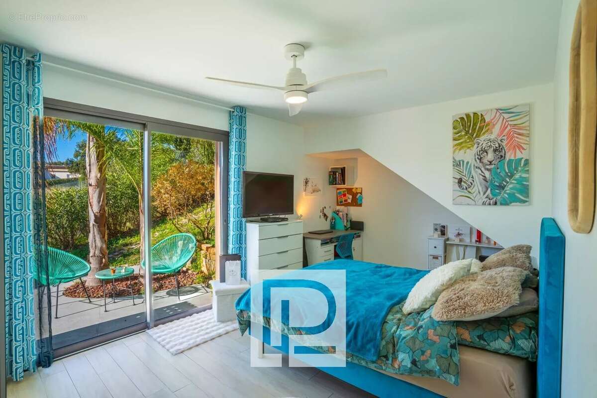 Maison à MANDELIEU-LA-NAPOULE