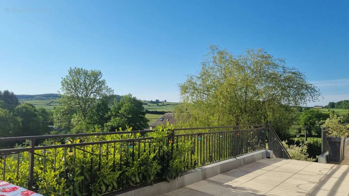 Maison à MONTIGNY-EN-MORVAN
