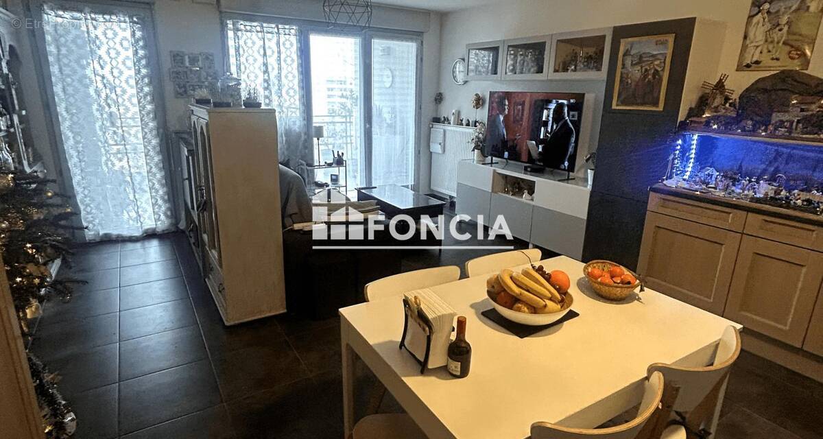 Appartement à MARSEILLE-4E