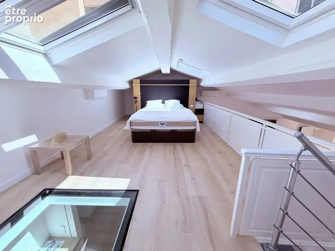 Cannes Banane — Dernier étage d'exception : loft sous les toits de 130 m² - photo 4