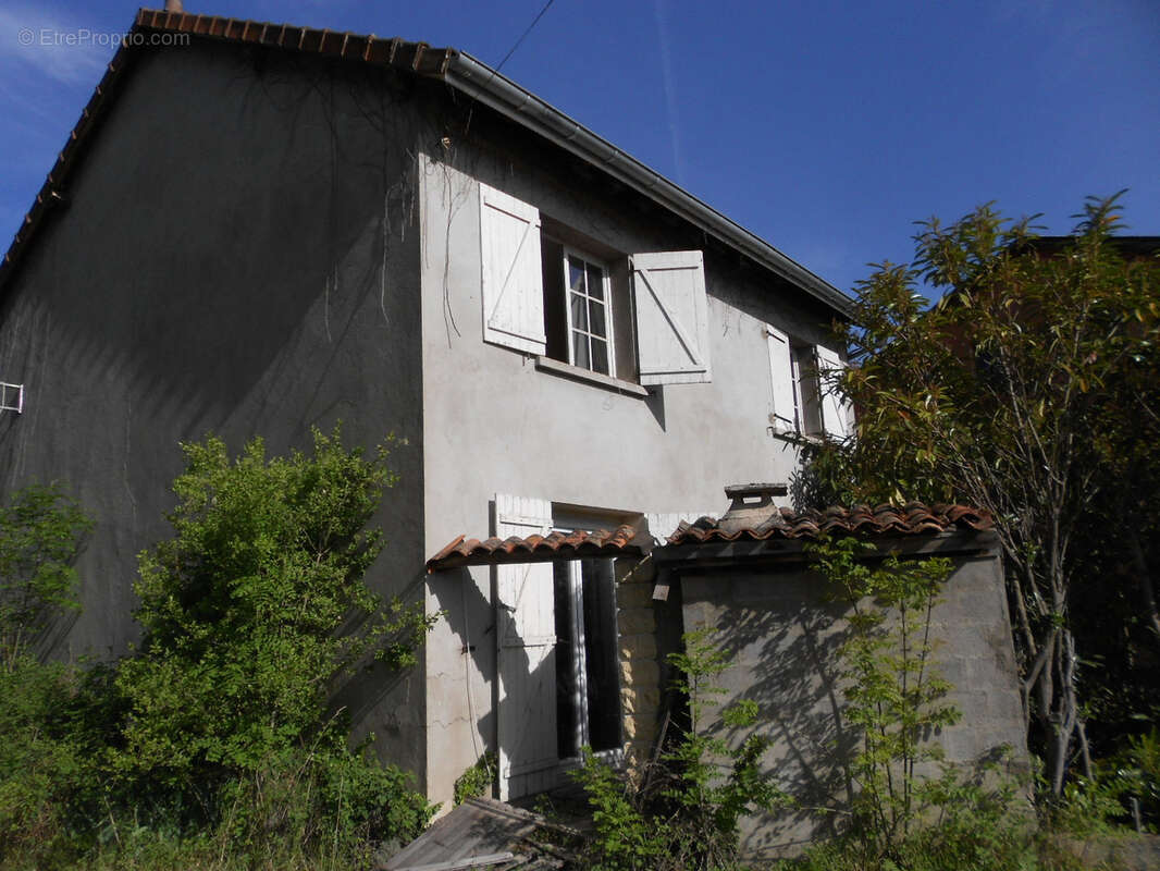 Maison à PUY-GUILLAUME