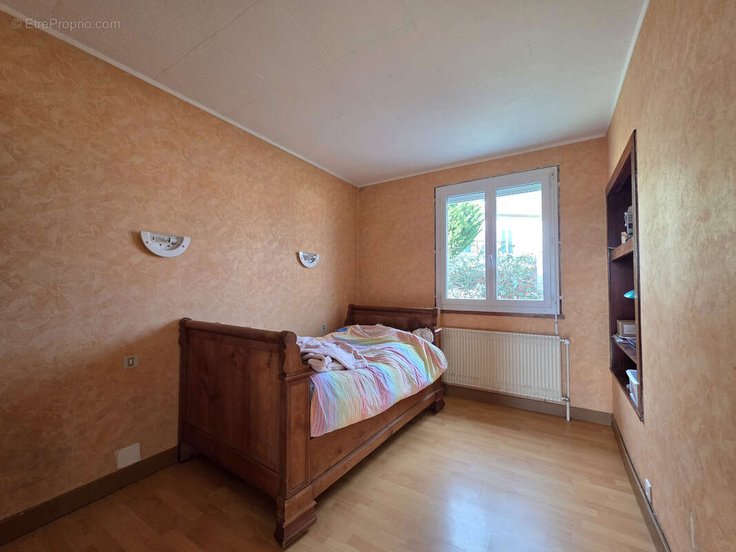 Maison à PERIGNAT-LES-SARLIEVE