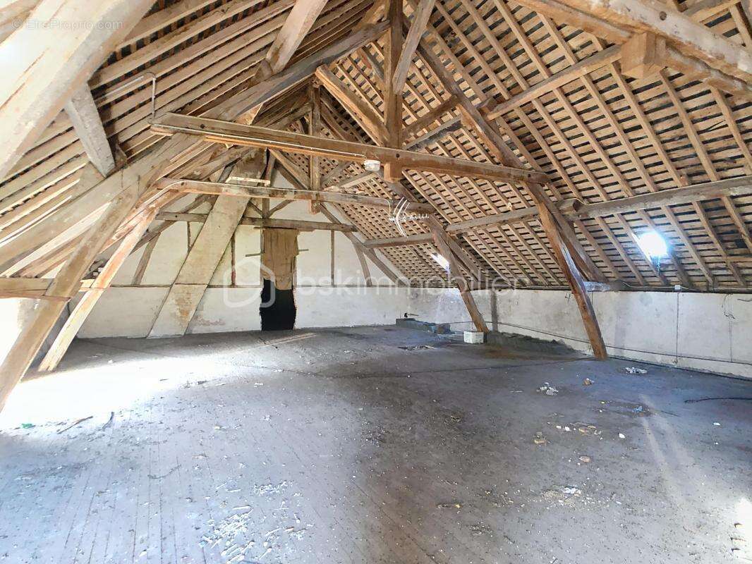 Maison à MONTCORBON