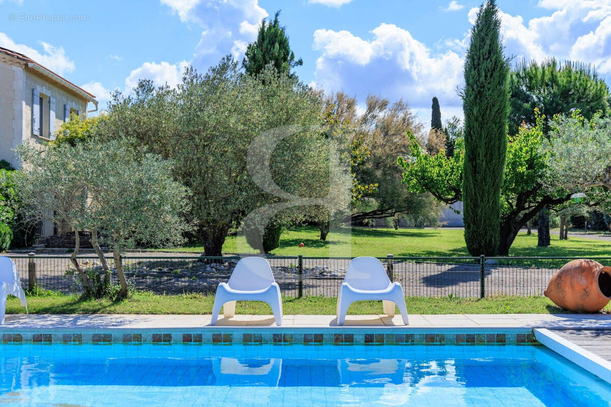 Maison à PERNES-LES-FONTAINES