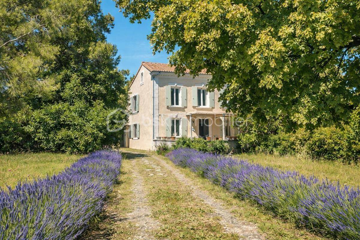 Maison à VALREAS