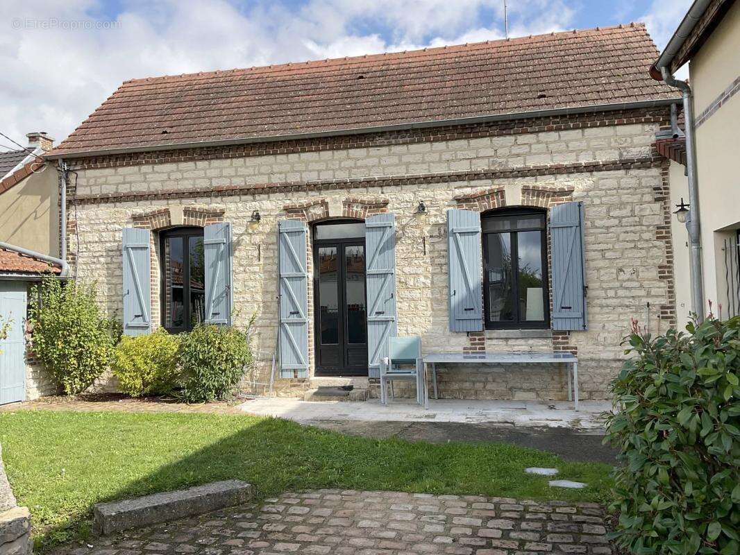 Maison à SAINTE-SAVINE