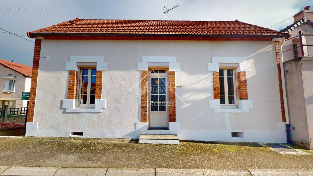 Maison à DOMPIERRE-SUR-BESBRE