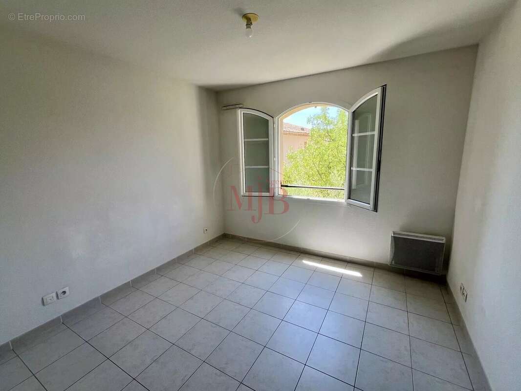 Appartement à MALLEMORT