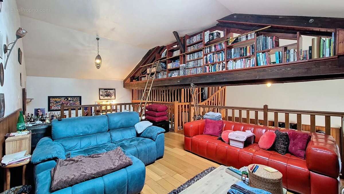 Maison à COMPREIGNAC