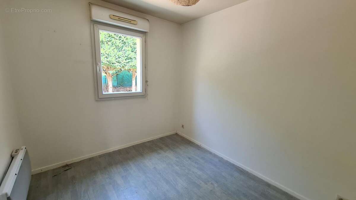 Maison À Vendre à Saint André de Cubzac Proche centre et commerces - photo 7