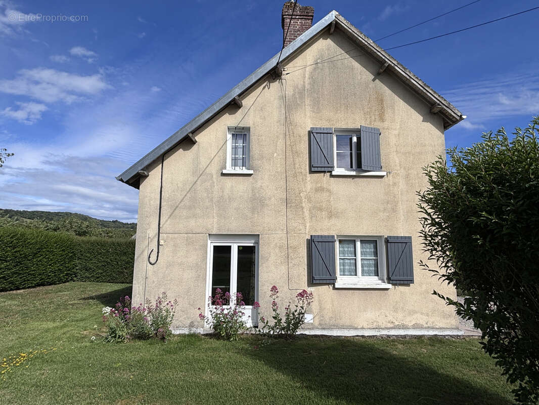 Maison à MONTREUIL-LA-CAMBE