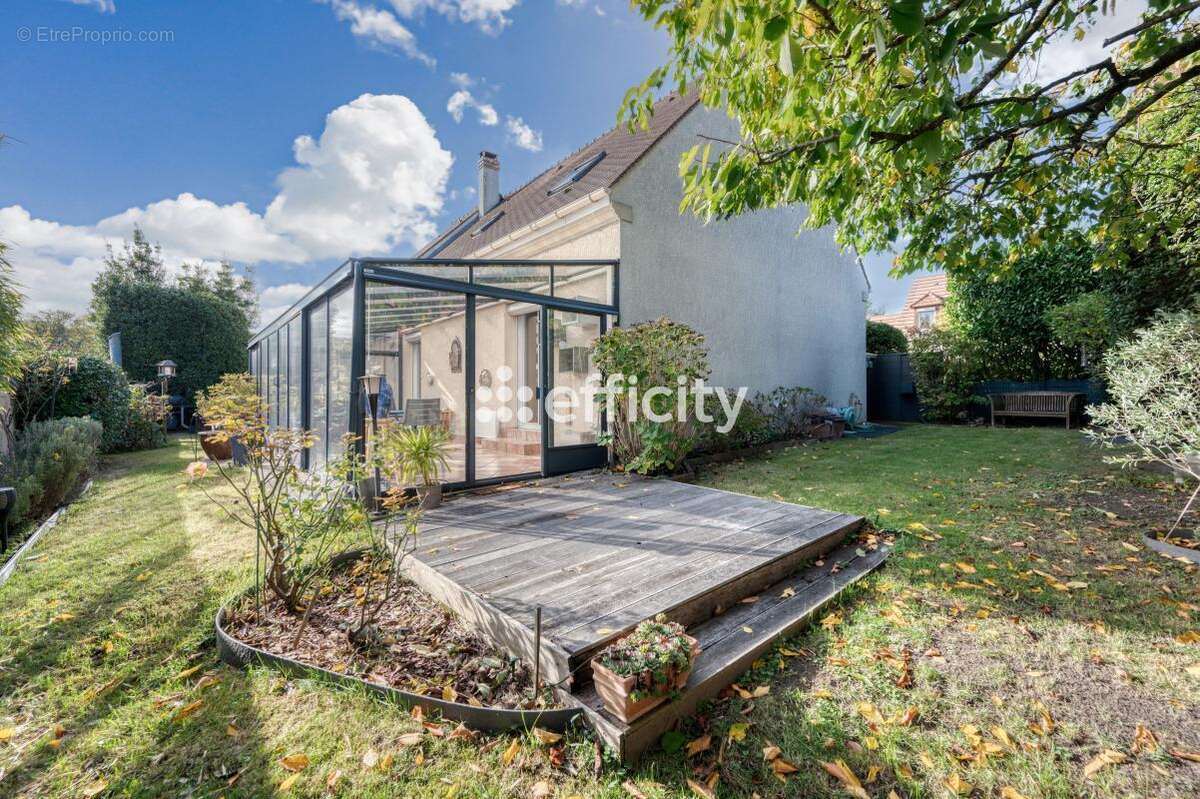 Maison à MERY-SUR-OISE