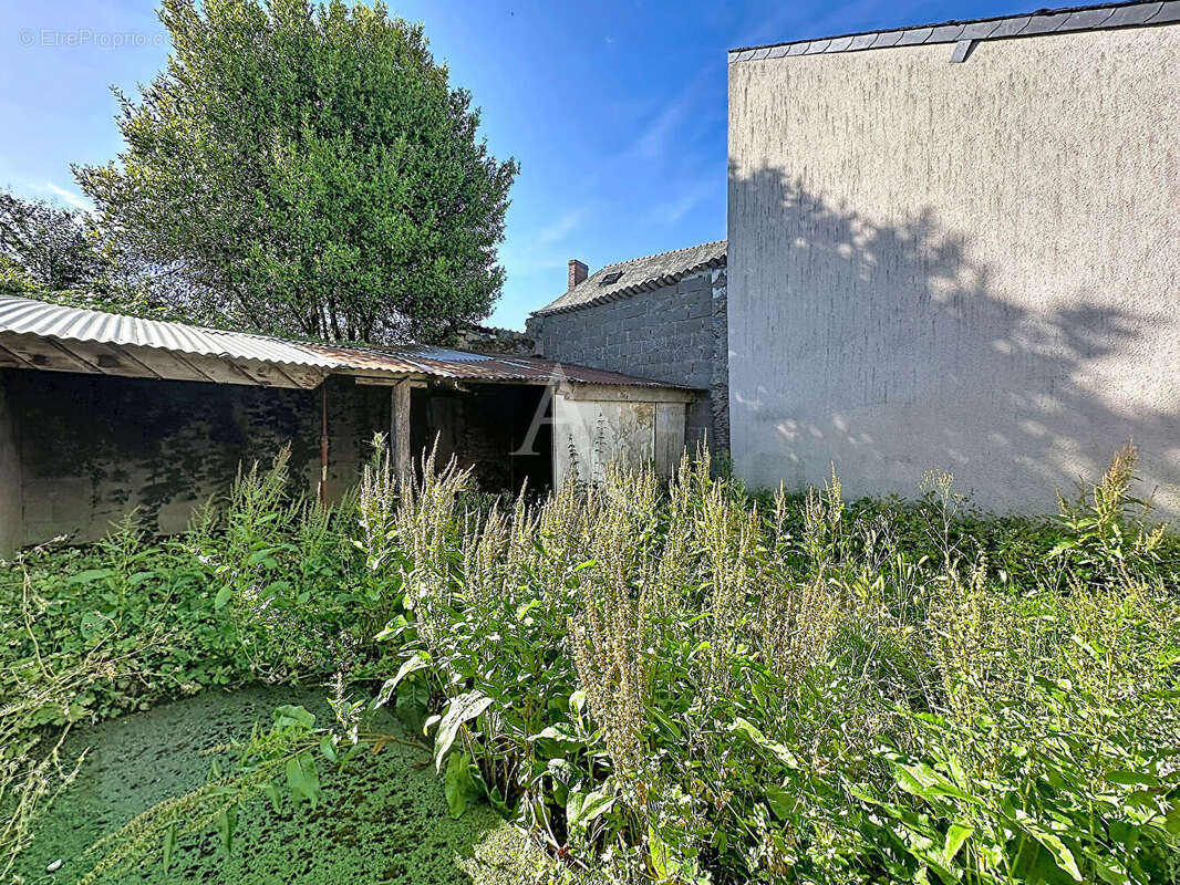 Maison à DENEE