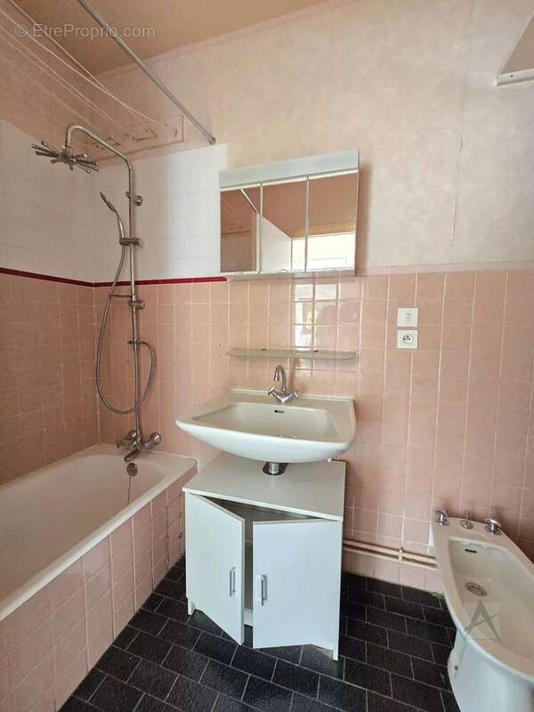 Appartement à JACOB-BELLECOMBETTE