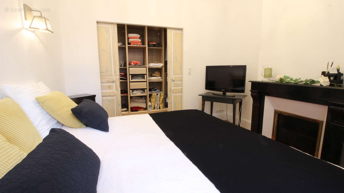 Bel appartement T2 avec ascenseur en centre-ville de Vichy avec cave et mansarde - photo 12