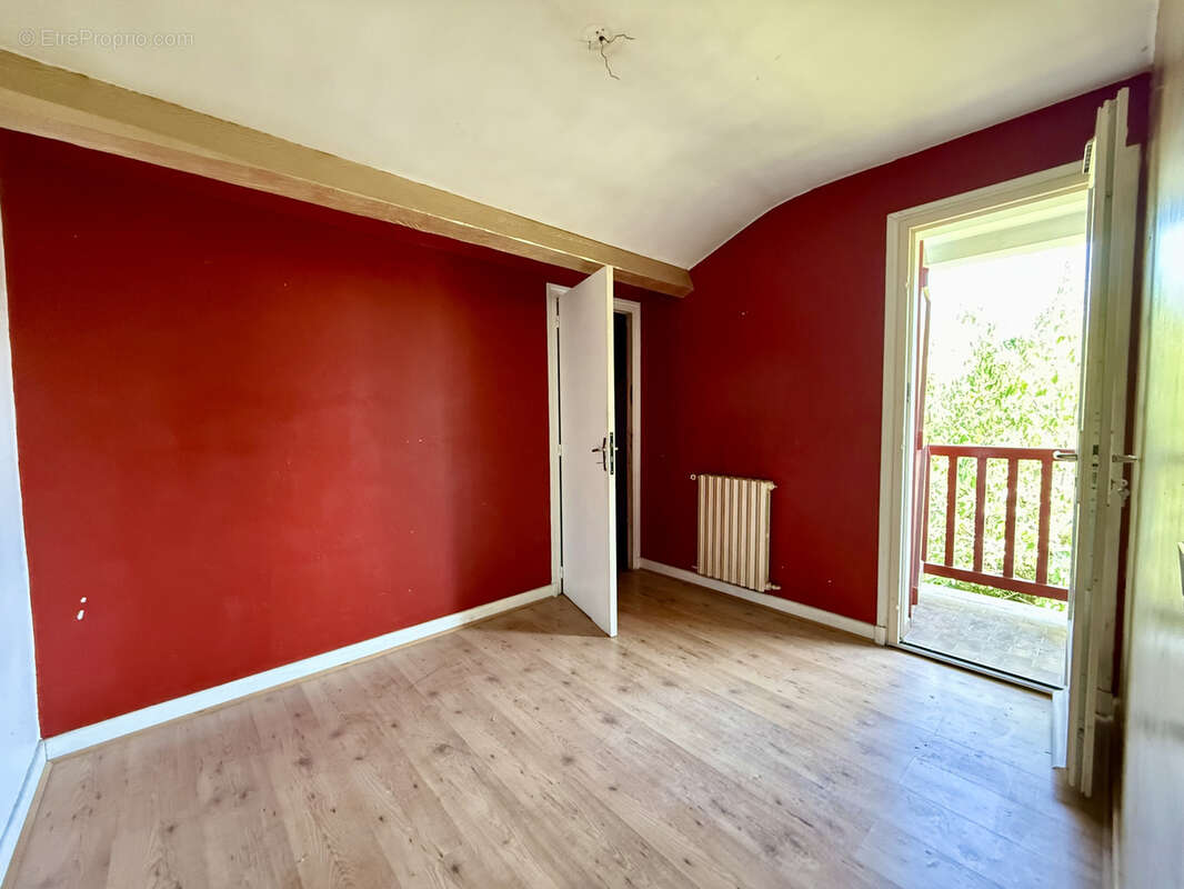 Maison à BASSUSSARRY