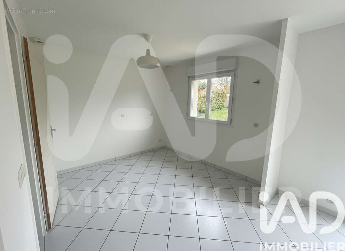 Photo 4 - Maison à PERNAY