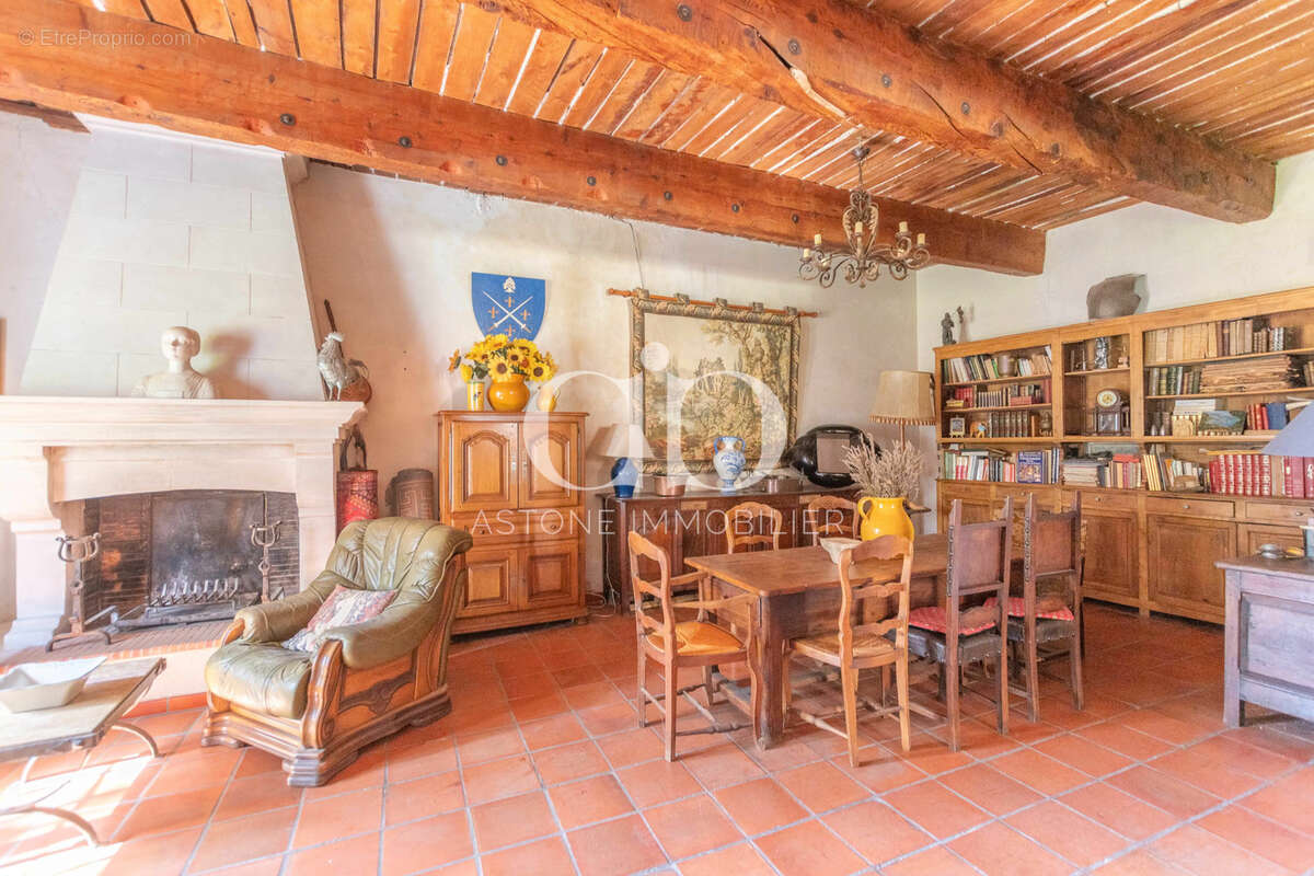 Maison à ROQUEVAIRE