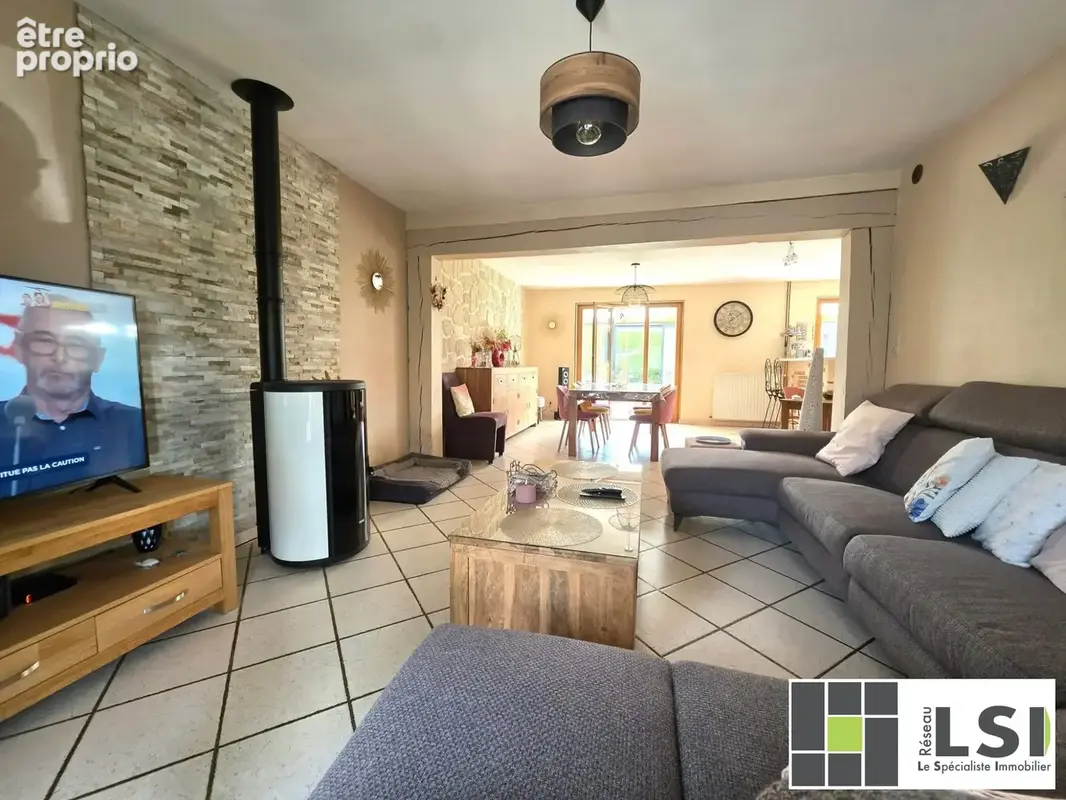 Maison 10 pièces 135 m² à vendre à Pont-Sur-Sambre (59138) - photo 6