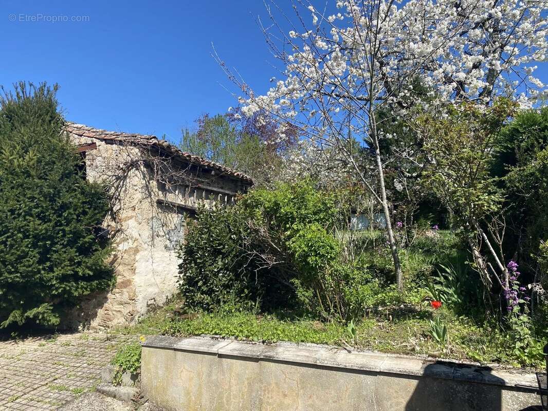 Maison à BELLAC