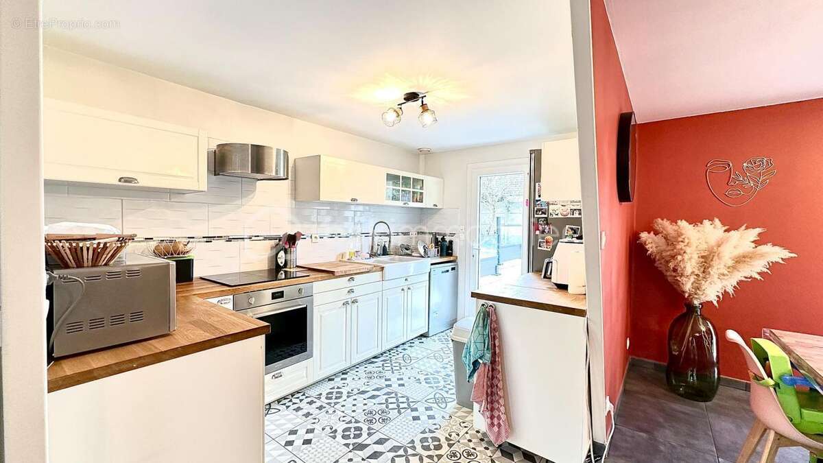 Maison à CLOS-FONTAINE