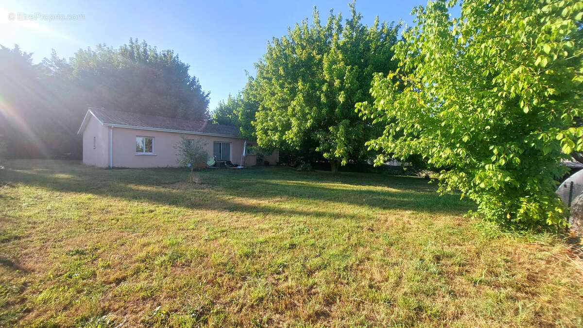 Maison de plain-pied de 102 m2 avec jardin de 1 200 m2   Proche La Réole - photo 15
