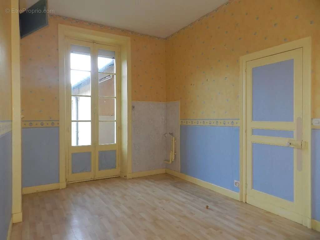 Maison à SAINT-PIERRE-SUR-DIVES