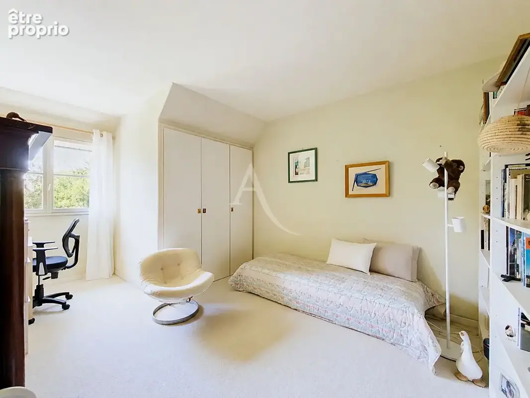 Maison de 260.75 m² - Chavenay - photo 15