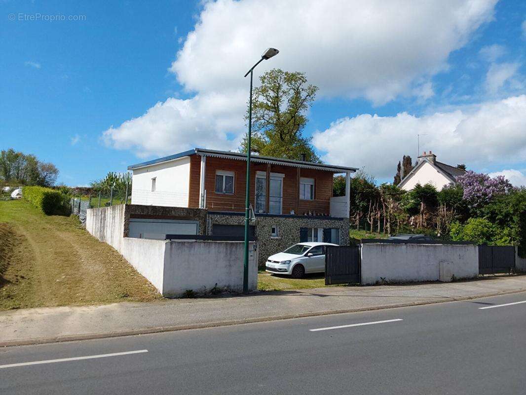 Maison à LANDELEAU