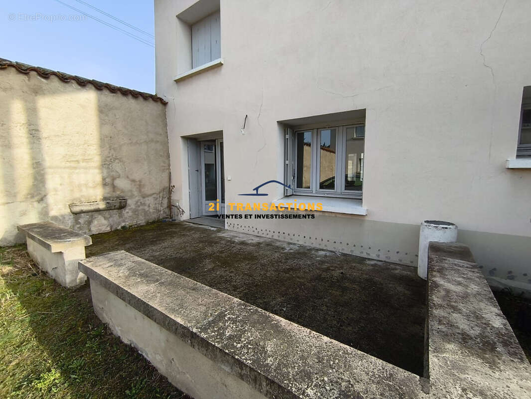 Appartement à SURY-LE-COMTAL