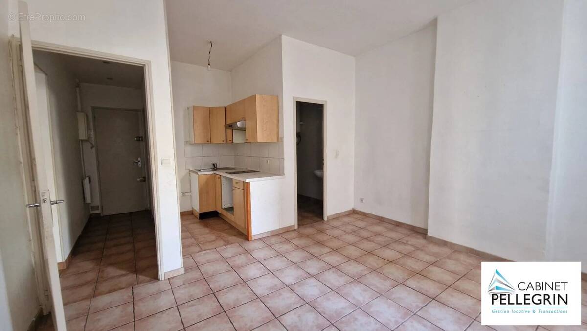 Appartement à MARSEILLE-3E