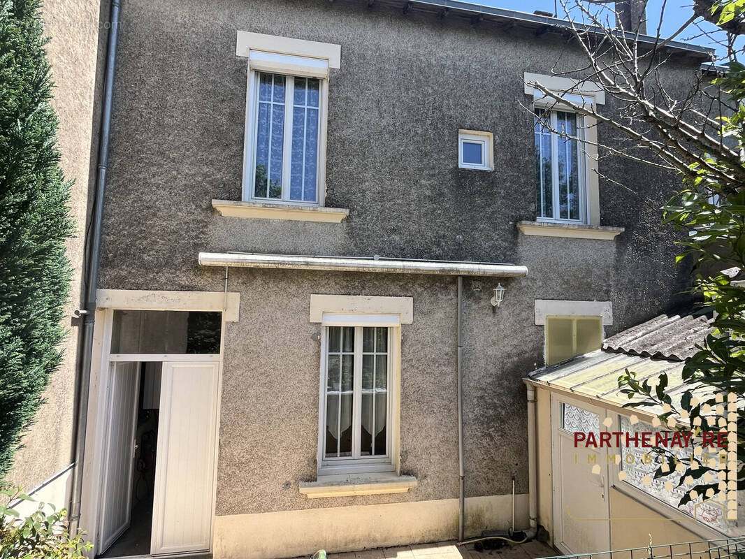 Maison à PARTHENAY