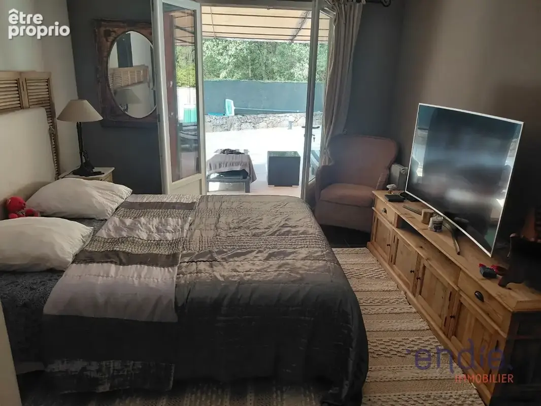 St Antonin du var villa plain pied 240 m² sur 1500  m² avec piscine - photo 11