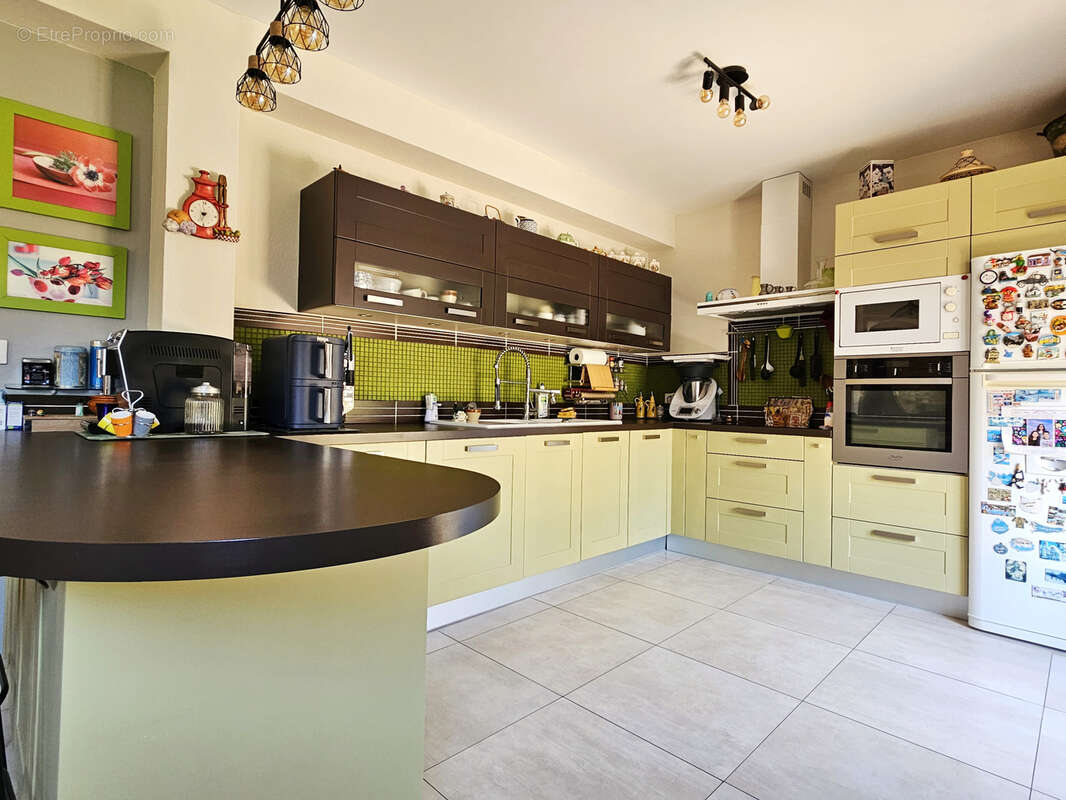 Maison à MANDRES-LES-ROSES