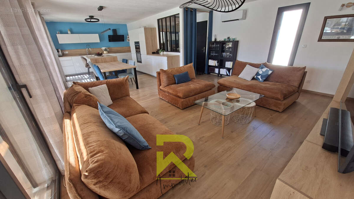 Villa contemporaine déc 2021 137m2 · Piscine · Pool house 40m2 · Suite parentale 4 chambres - parking 5 places - photo 4