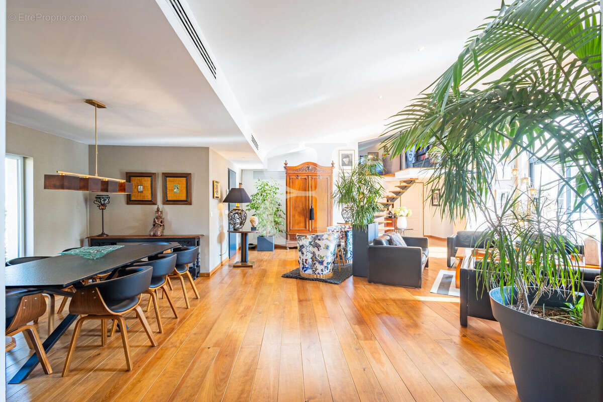 Maison 380 m² à Vaison-La-Romaine  - photo 7