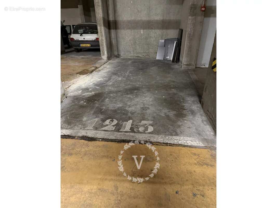 Parking à PARIS-10E