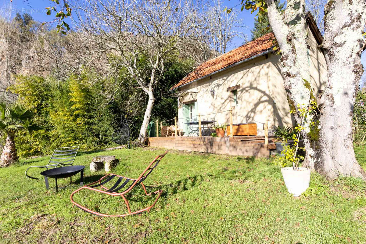 Maison à LA ROQUE-GAGEAC