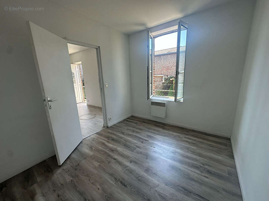 Immeuble Muille Villette 29 pièce(s) 450m² - photo 15