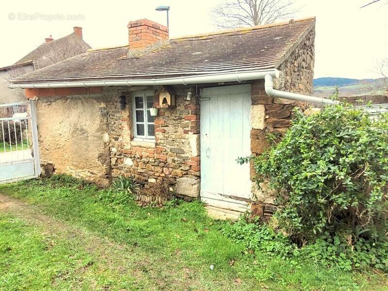 Maison à SAINT-QUINTIN-SUR-SIOULE