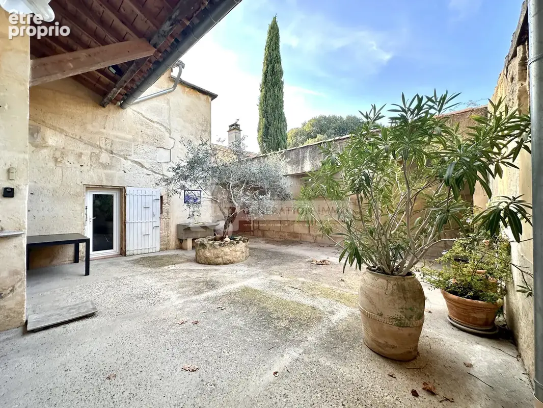 Maison à FONTVIEILLE