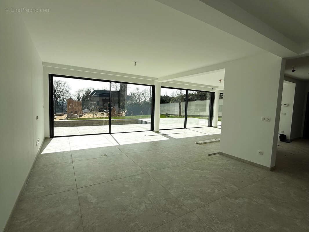 Maison d’exception de 160 m2 avec piscine et vue panoramique sur Metz   Scy-Chazelles - photo 9