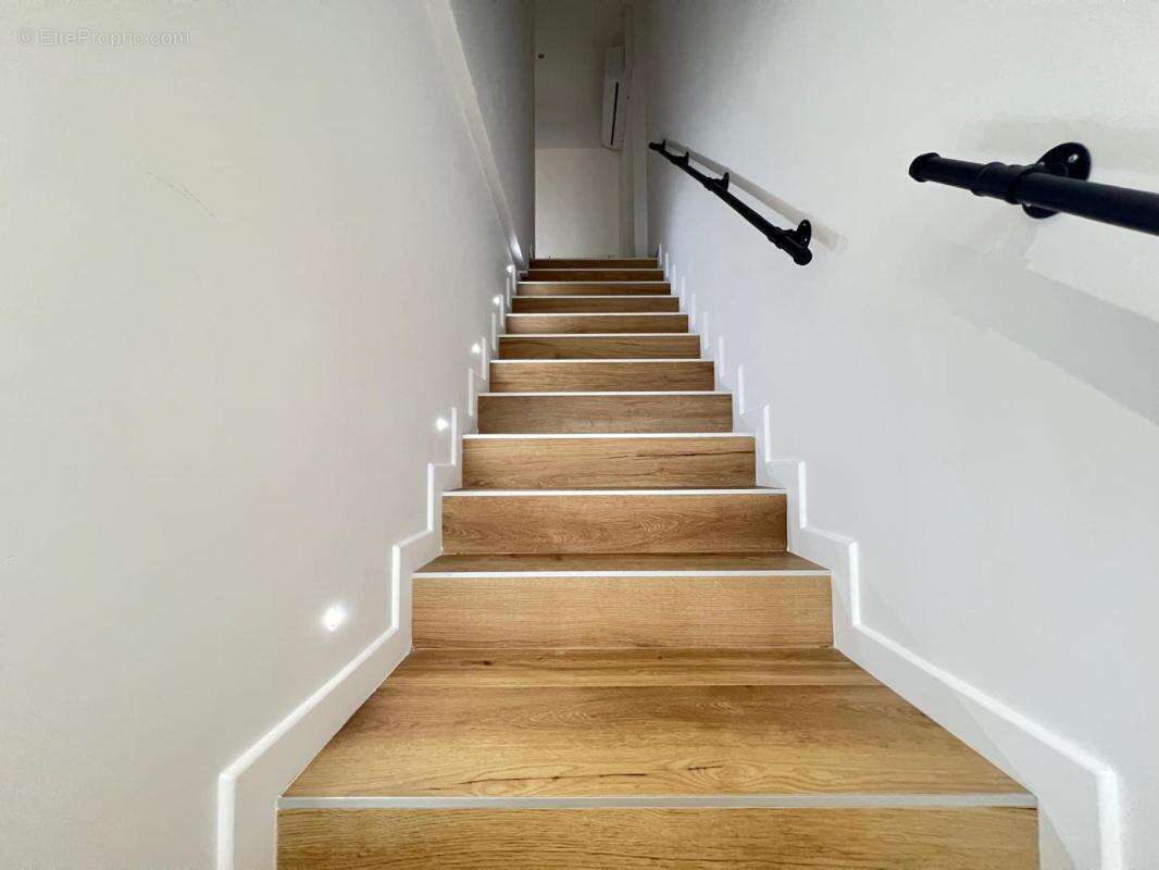 Maison à SAINT-MACAIRE-EN-MAUGES