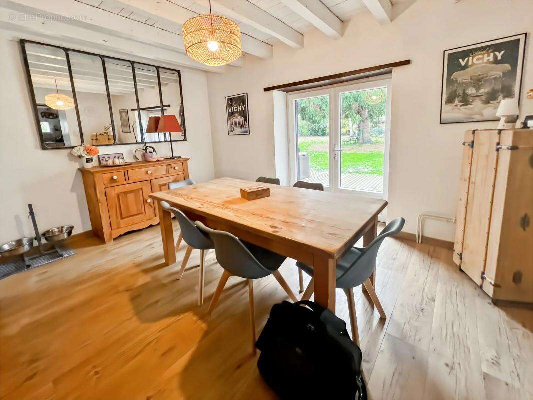 Maison à SAINT-PRIEST-BRAMEFANT