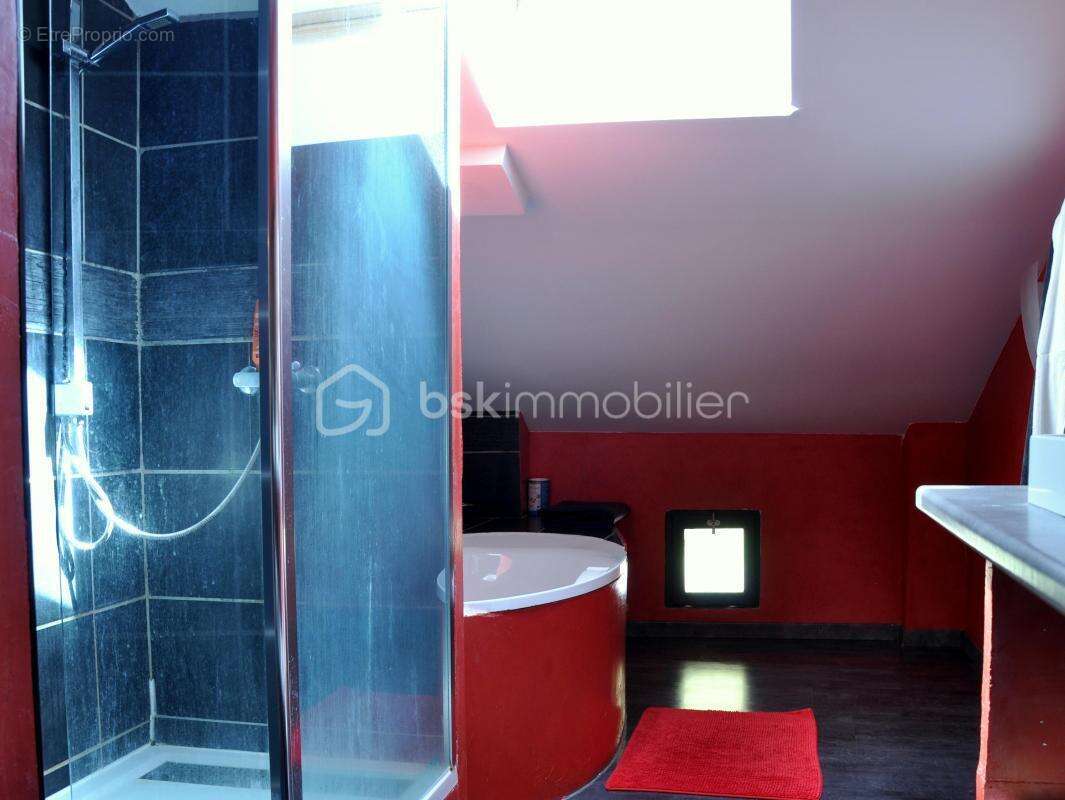 Maison à LAPEYROUSE-FOSSAT