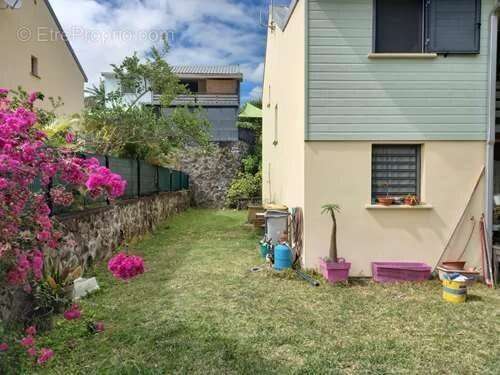 A vendre Villa F4/5 dans les Rampes de Saint-François à Sain - photo 4