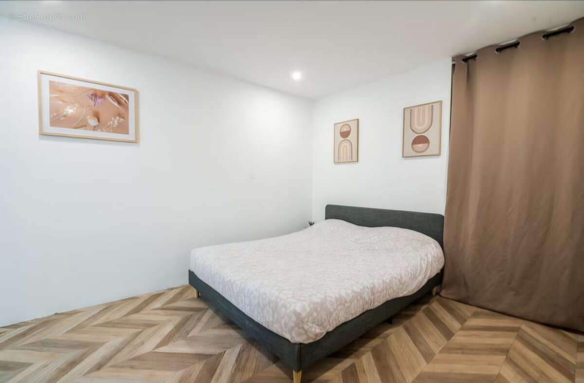 Maison à VIOLES